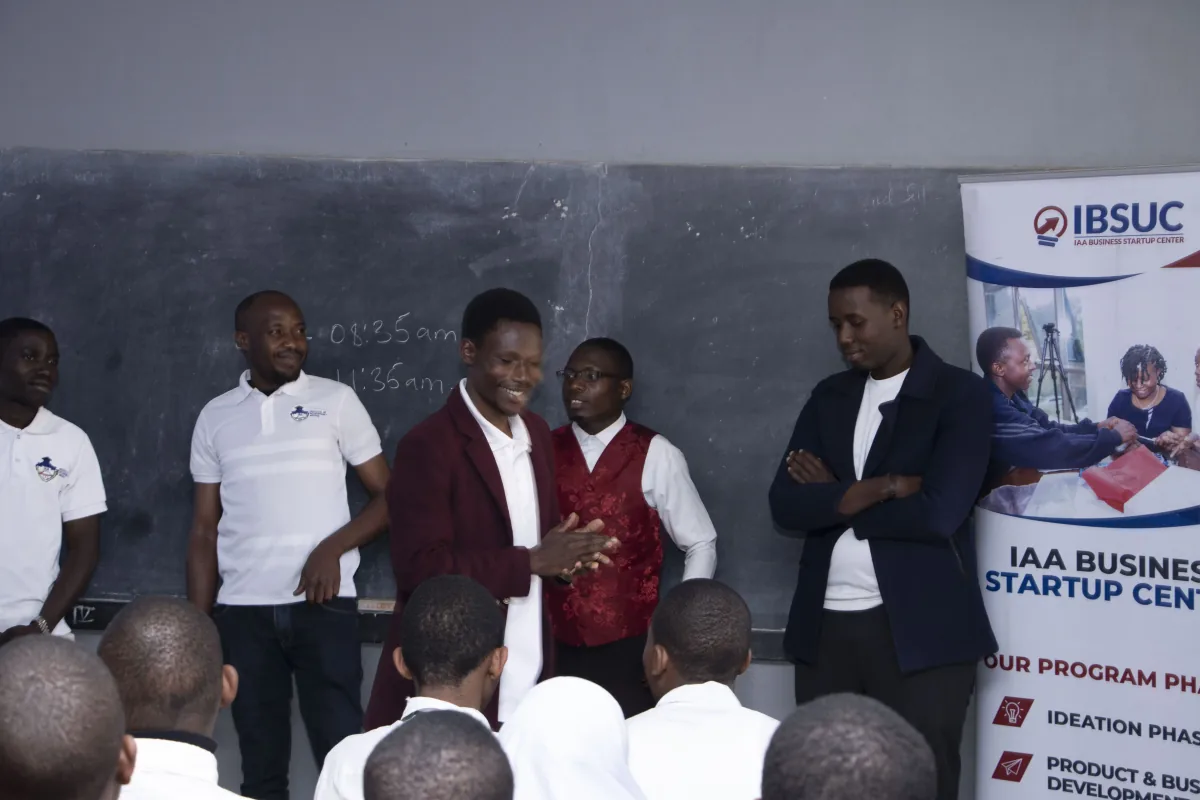 Vedius teaching students how to code in classroom